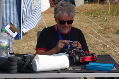 Jens bei Reparaturarbeiten